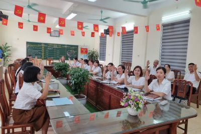 Hội nghị viên chức Trường Tiểu học Trung Thành năm học 2025 – 2026